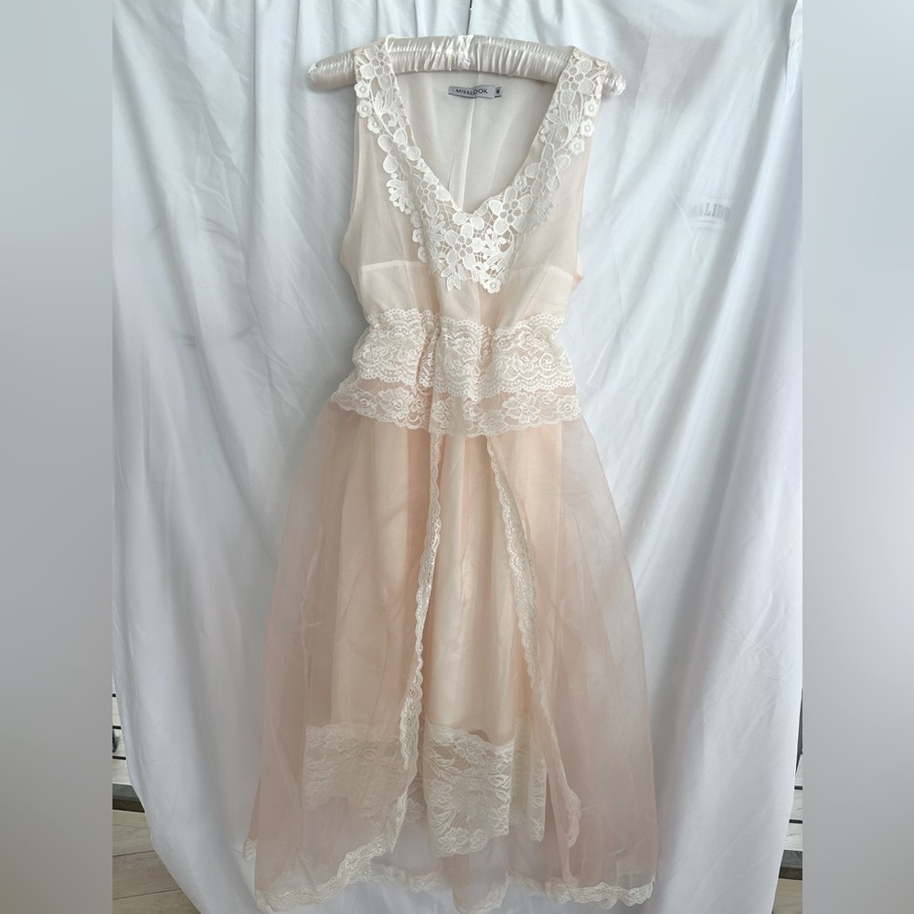 Vintage, pastel pink and lace dress